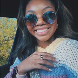 Meet your Posher, Raven Hodges